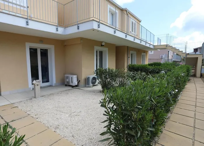 Isola Rossa Elite Tatil Evi *